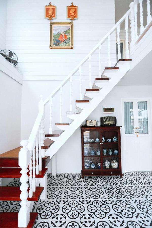 Chertel Poshtel Ban Chamun Exterior photo