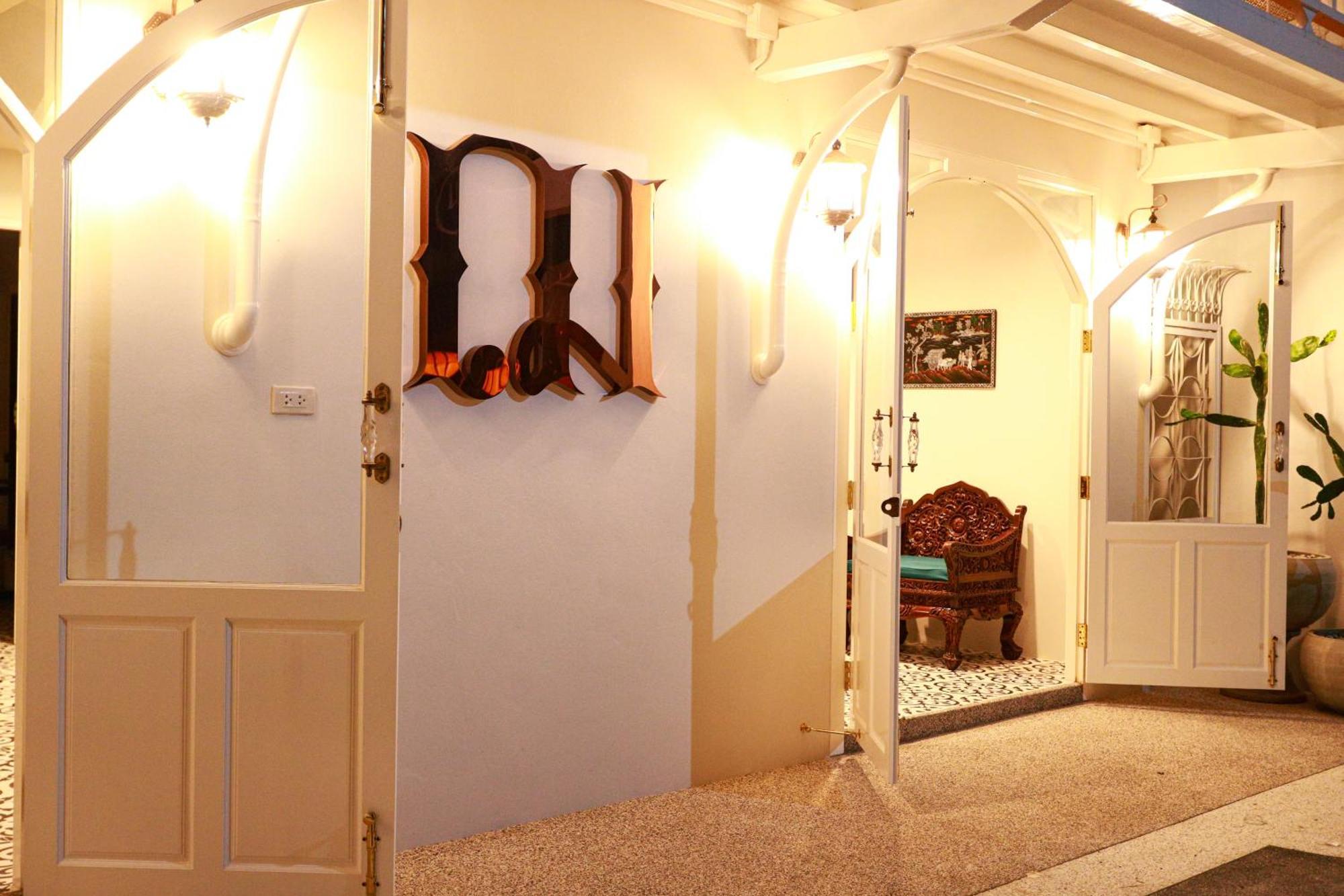 Chertel Poshtel Ban Chamun Exterior photo