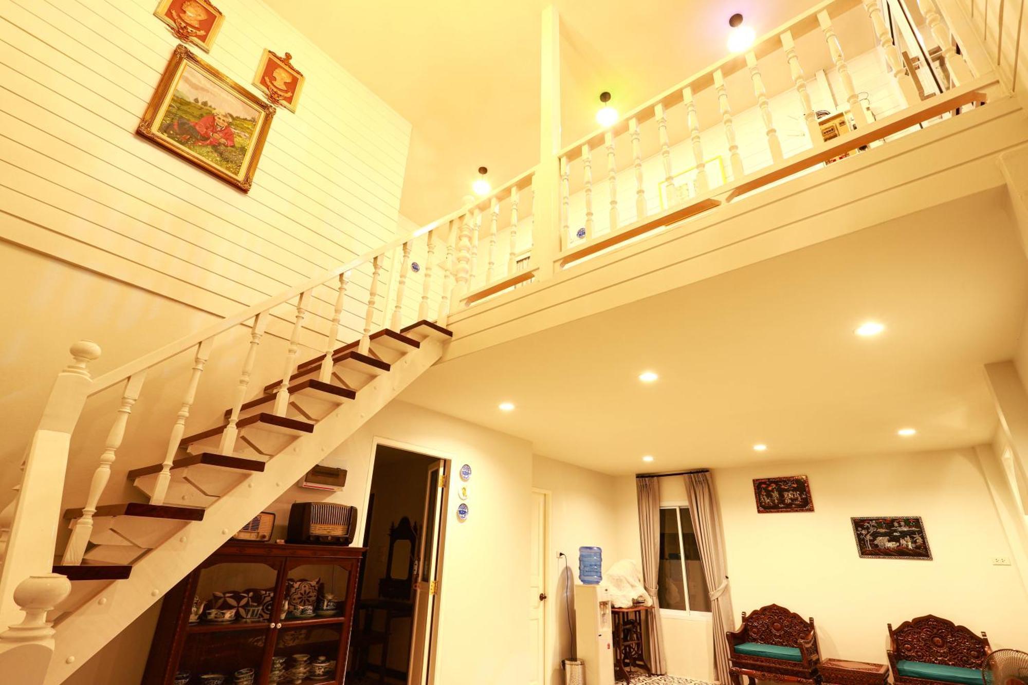 Chertel Poshtel Ban Chamun Exterior photo